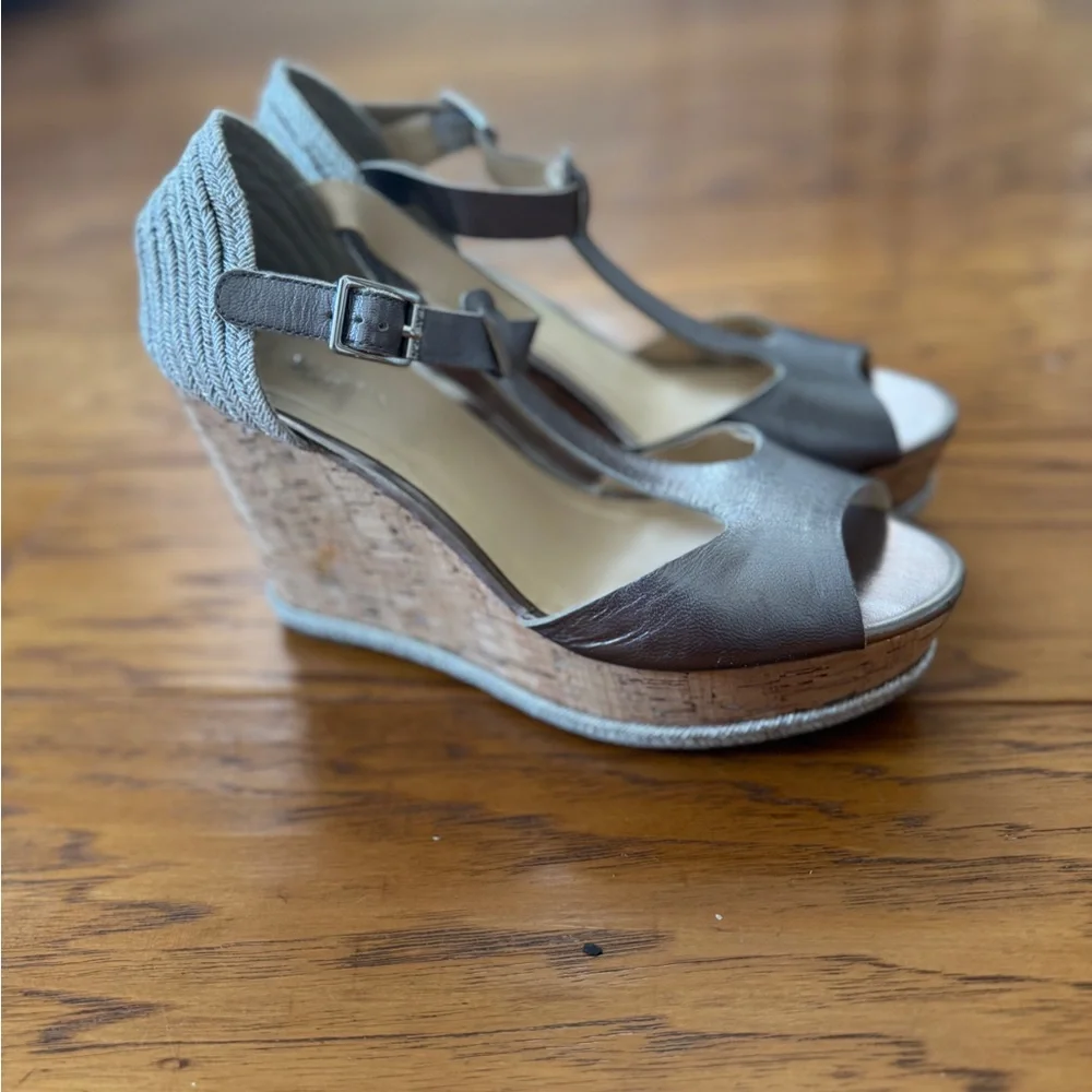 Lauren Ralph Lauren Silver Metallic Cork Wedge Sandals 9.5B T-Strap Espadrille